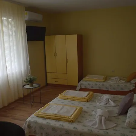 Yanis Vendégház 3*