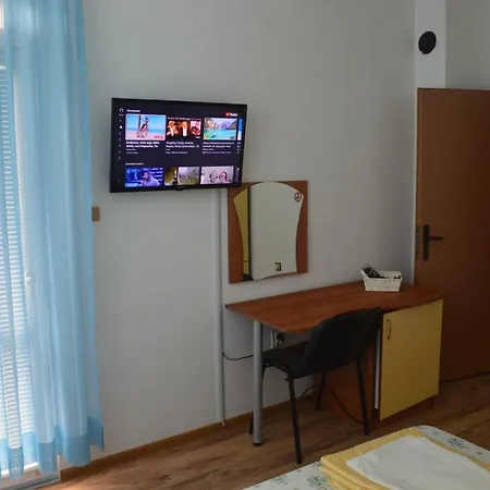 Yanis Vendégház 3*