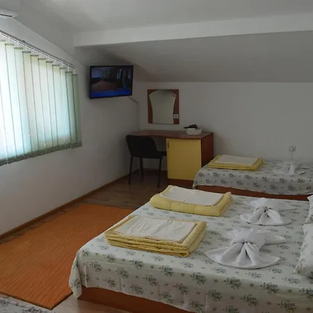 Yanis 3* Tchernomorets