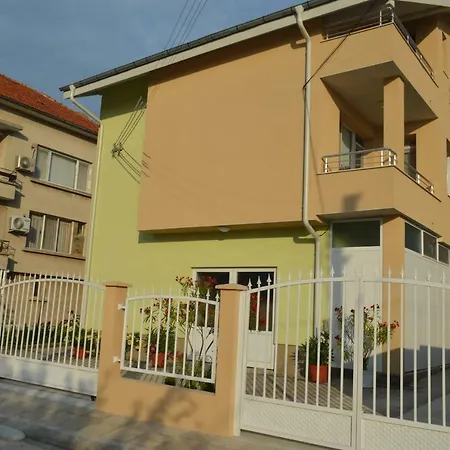 Yanis 3* Tchernomorets