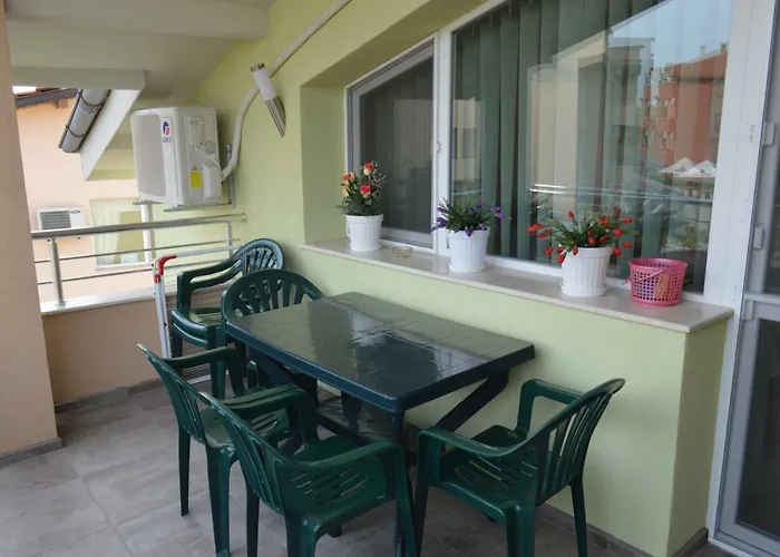 بيت ضيافة Yanis 3*