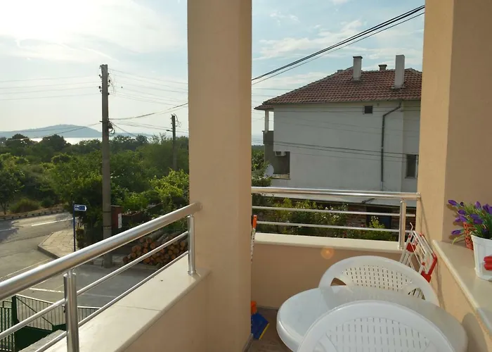 Yanis بيت ضيافة 3*