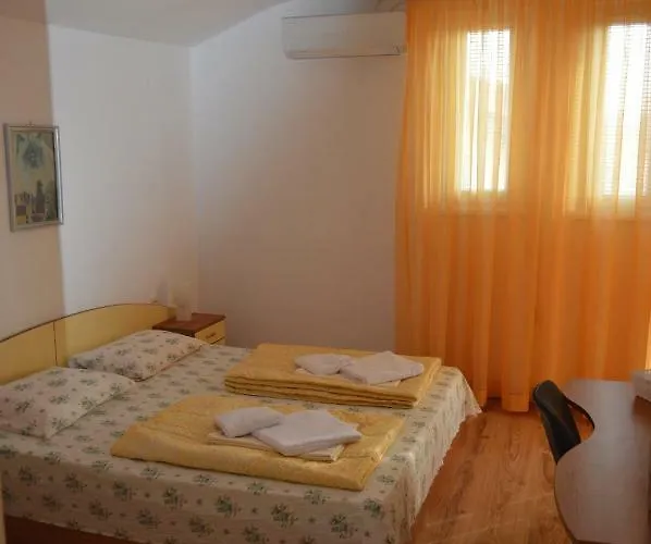 Yanis بيت ضيافة